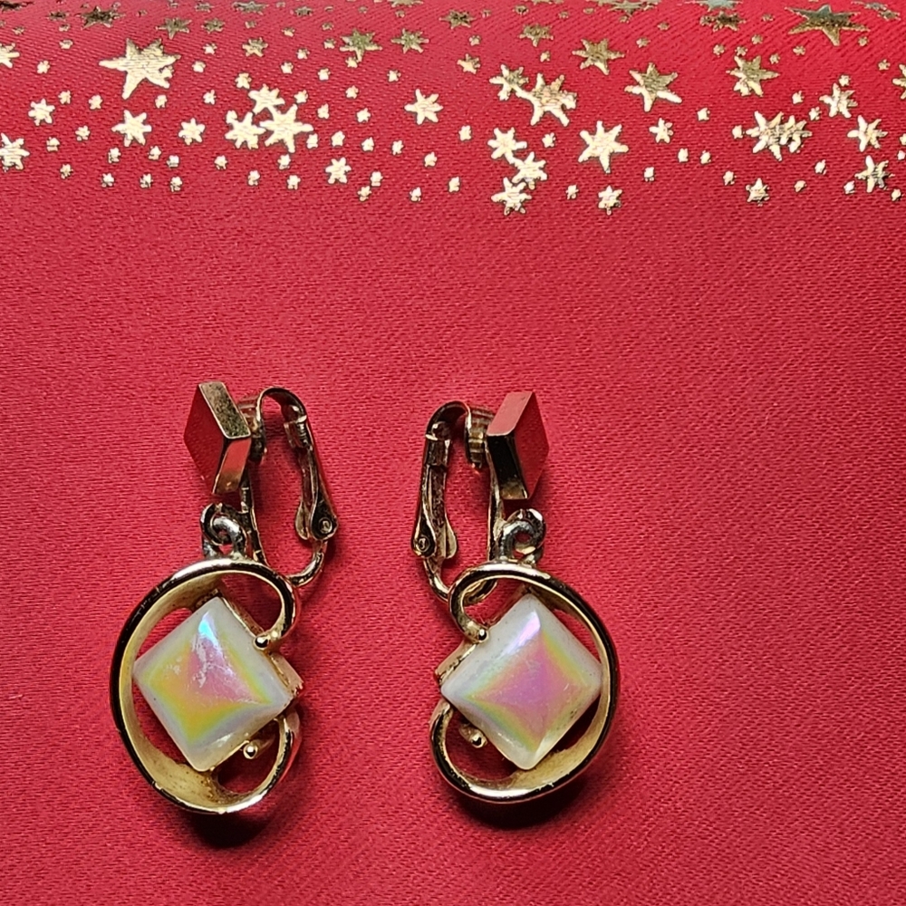 Vintage Opalescent Goldtone Square Cabochon Jewelry suite - Picture 3 of 3